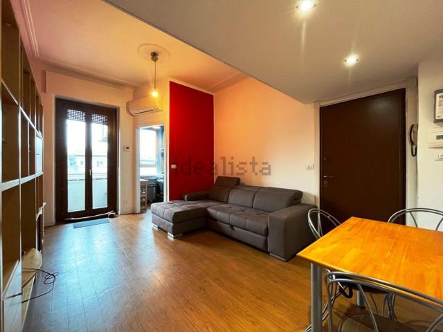 Appartamento in affitto di 55 m² in Viale Carlo Espinasse, 33