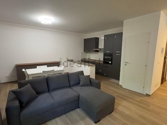 Appartamento in affitto di 58 m² in Via Giovanni Cena, 15
