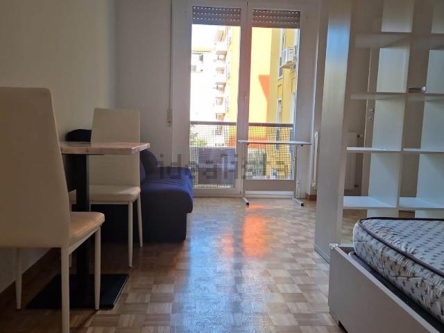 Appartamento in affitto di 59 m² in Via Andrea Maffei
