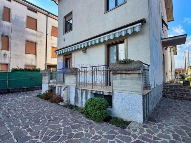Appartamento in affitto di 59 m² in Via F. Filzi, 33