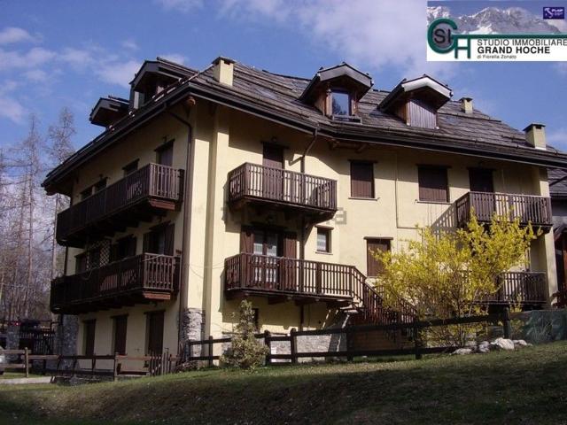 Appartamento in affitto di 63 m² in Via CANTON, 8