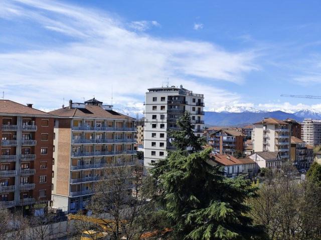 Appartamento in affitto di 60 m² in Corso Francia, 230