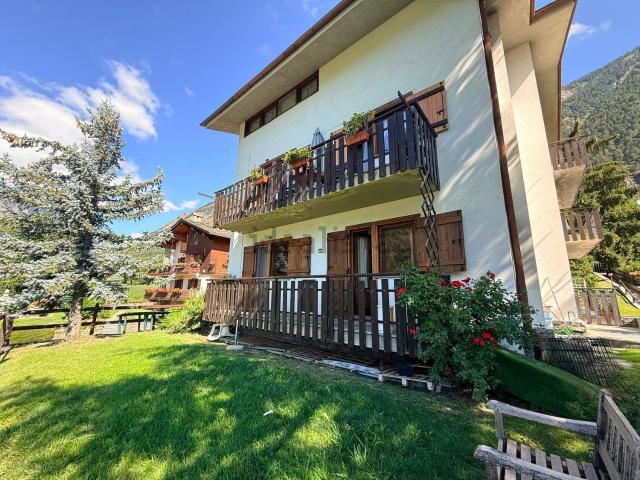 Appartamento in affitto di 60 m² in Frazione l&apos echely, 59