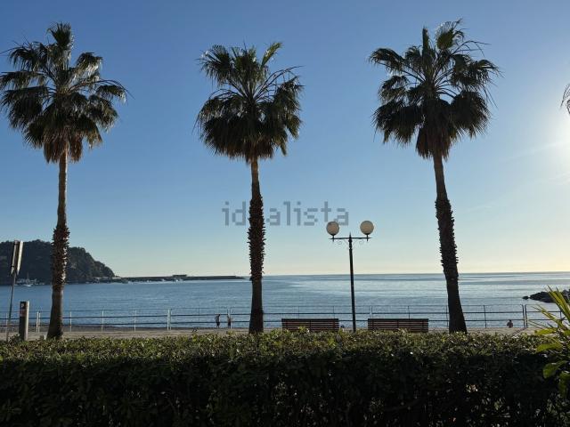 Appartamento in affitto di 60 m² in Lungomare Giovanni Descalzo, 36