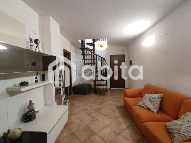Appartamento in affitto di 60 m² in Via Zamponi