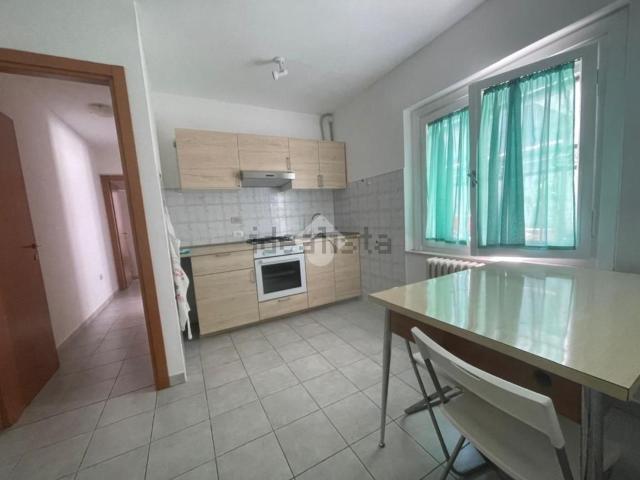 Appartamento in affitto di 60 m² in Via Cento, 38