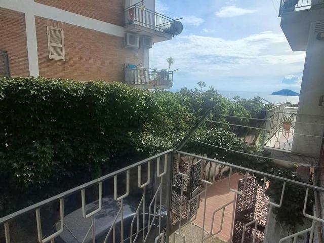 Appartamento in affitto di 60 m² in Via Coste D&apos Agnano