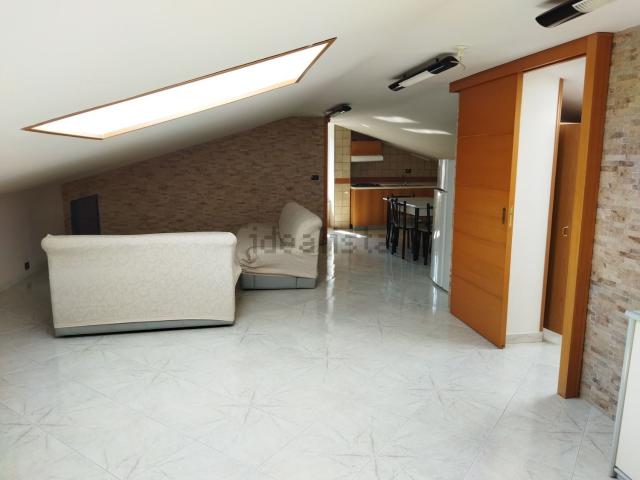 Appartamento in affitto di 60 m² in Via del Centenario, 38