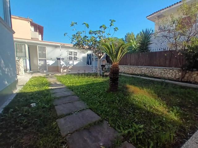 Appartamento in affitto di 60 m² in Via Domiziana