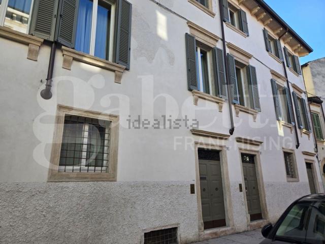 Appartamento in affitto di 60 m² in Via Santa Maria Rocca Maggiore, 12