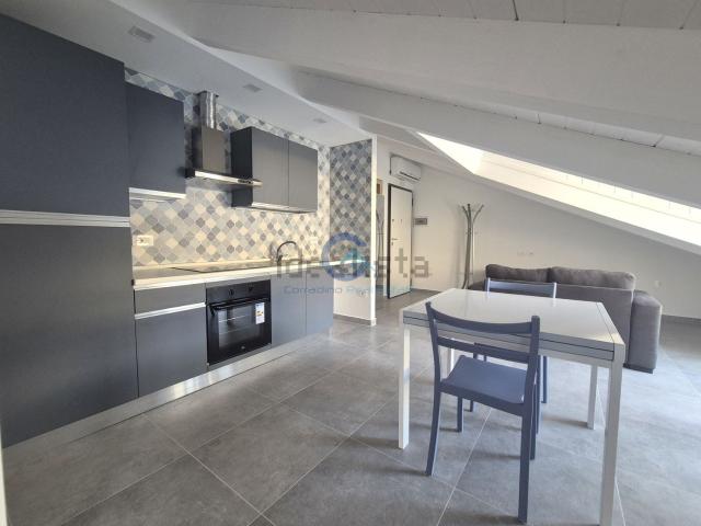 Appartamento in affitto di 60 m² in Viale Crotone, 30