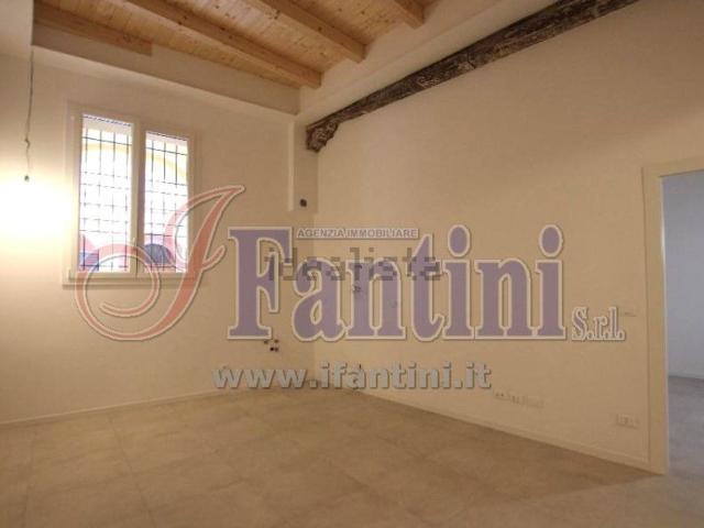 Appartamento in affitto di 61 m² in Via Ugo Bassi, 62