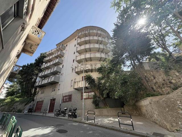 Appartamento in affitto di 62 m² in Via Dina e Clarenza