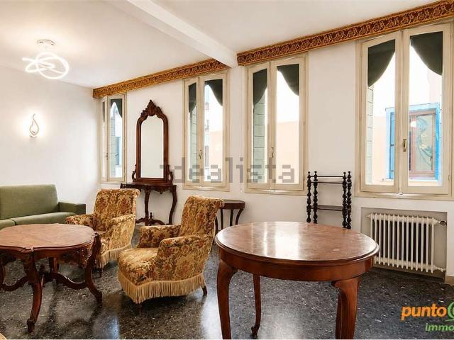 Appartamento in affitto di 67 m² in Calle de la Mandola, 3649