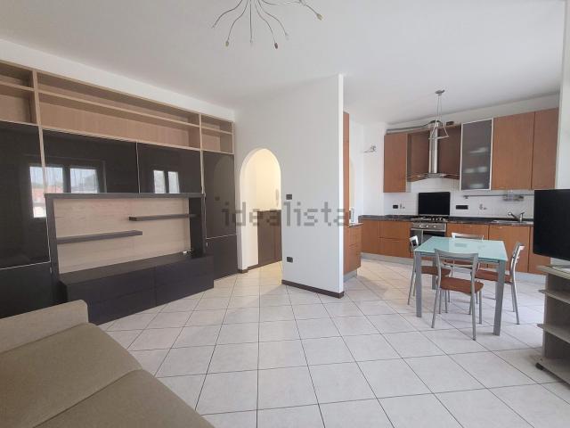 Appartamento in affitto di 67 m² in Via Torquato Taramelli, 70