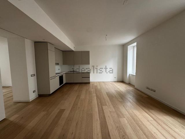 Appartamento in affitto di 64 m² in Via Andrea Solari