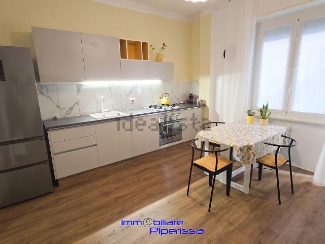 Appartamento in affitto di 65 m² in Vico Ansaldo, 2