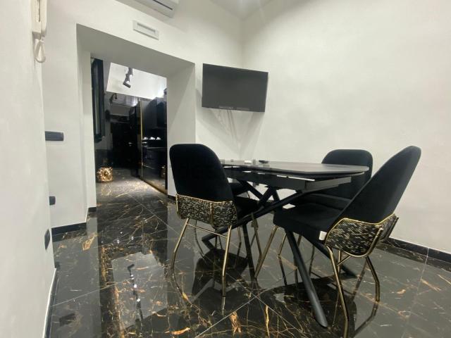 Appartamento in affitto di 65 m² in Vico San Nicola a Nilo, 13