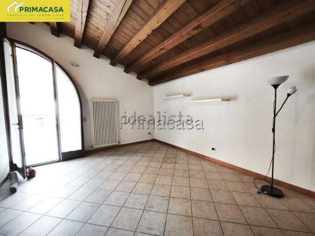 Appartamento in affitto di 65 m² in Via Aurelio De Pol