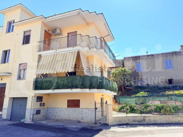 Appartamento in affitto di 65 m² in Via Cuma