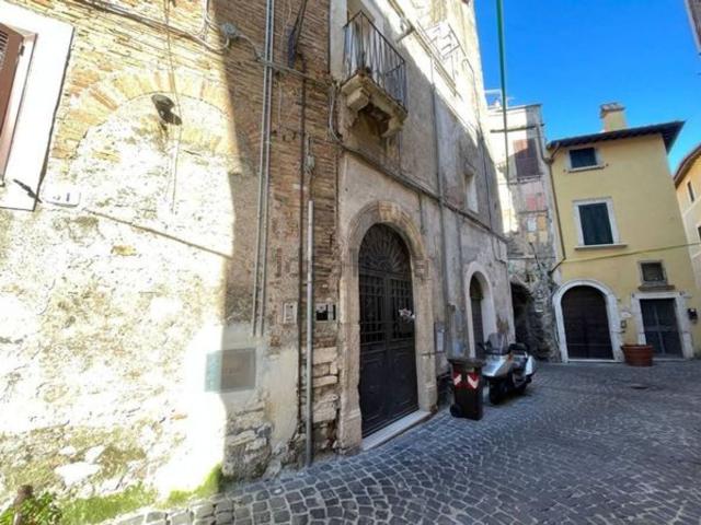 Appartamento in affitto di 65 m² in Via della Sibilla, 53