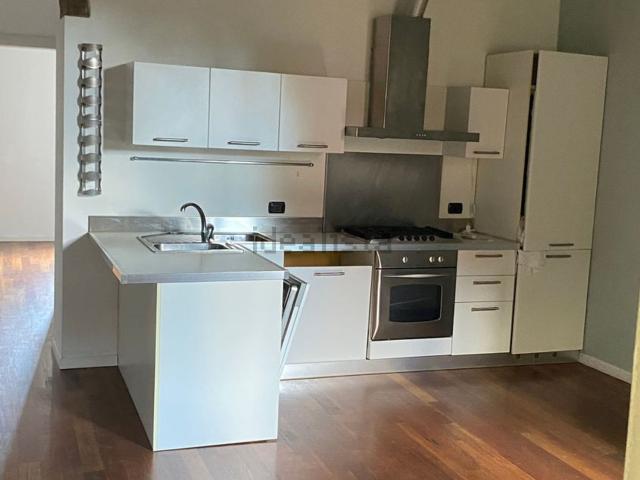 Appartamento in affitto di 65 m² in Via Monviso
