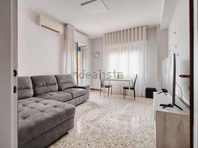 Appartamento in affitto di 65 m² in Via San Giovanna D&apos Arco, 111