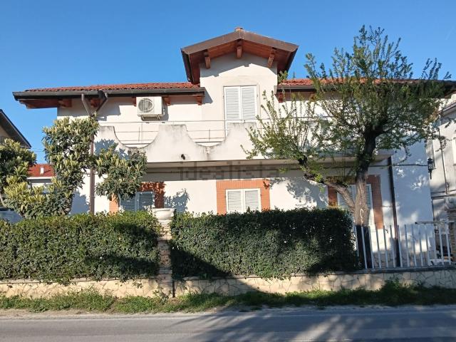 Appartamento in affitto di 65 m² in Viale dei Pini, 247