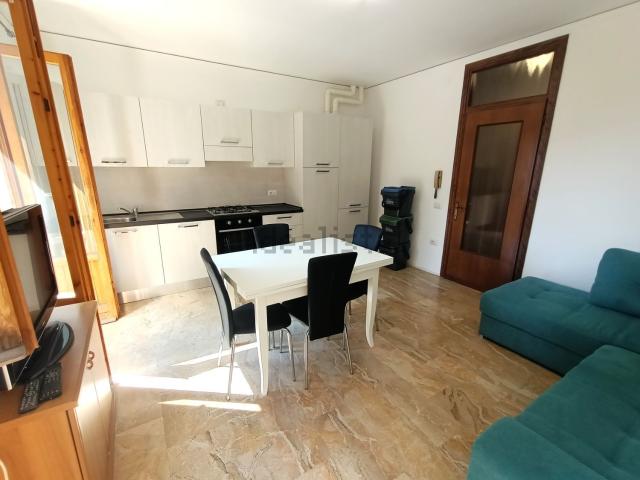 Appartamento in affitto di 66 m² in Via Angeli, 56