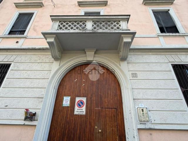 Appartamento in affitto di 66 m² in Via Freiköfel, 23