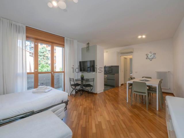 Appartamento in affitto di 66 m² in Viale Certosa, 92