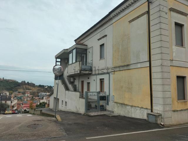 Appartamento in affitto di 68 m² in Via Colle Innamorati, 142