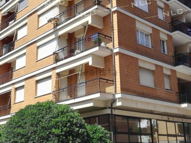 Appartamento in affitto di 68 m² in Via dei Devoto, 195