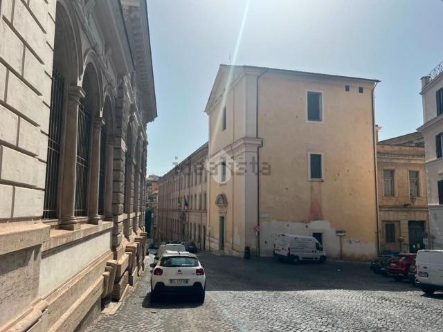 Appartamento in affitto di 68 m² in Via Panisperna