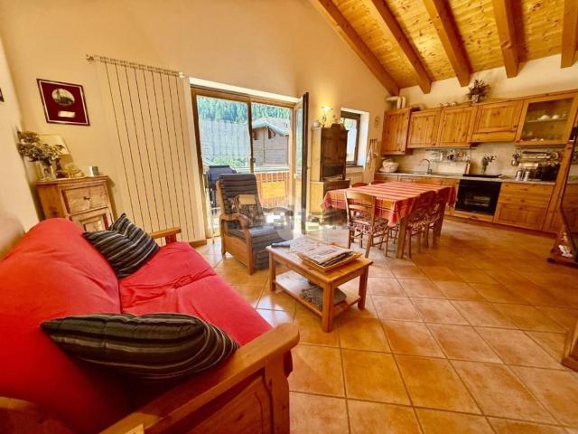 Appartamento in affitto di 69 m² in Via Adamello
