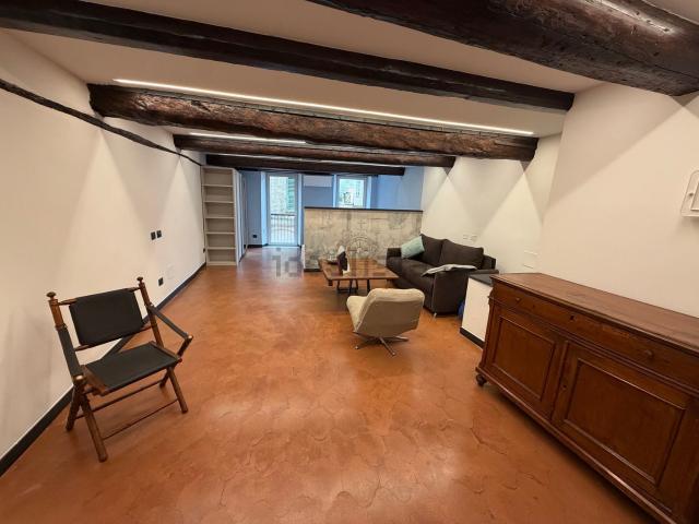 Appartamento in affitto di 73 m² in Via del Molo, 19