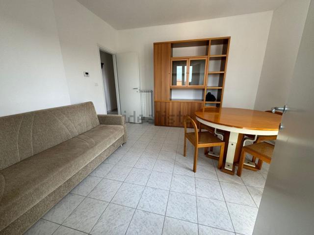 Appartamento in affitto di 73 m² in Via Emilia Ponente