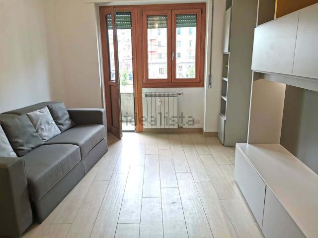 Appartamento in affitto di 701 m² in Piazza Giovanni Bausan, 8