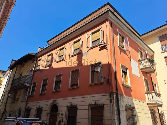 Appartamento in affitto di 70 m² in Contrada Apolloni