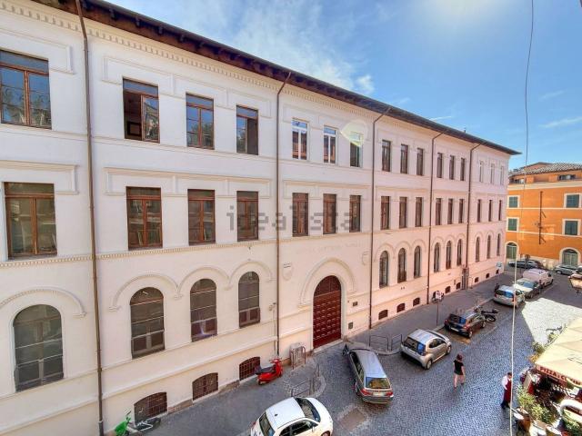 Appartamento in affitto di 70 m² in Piazza in Piscinula