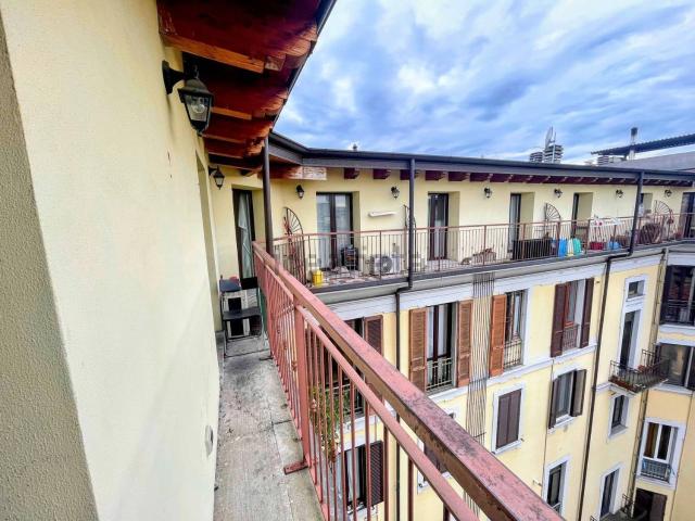 Appartamento in affitto di 70 m² in Via Alserio, 1