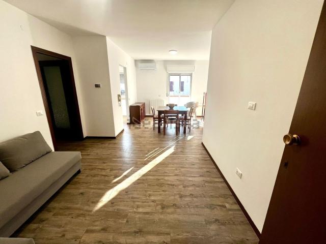 Appartamento in affitto di 70 m² in Via Cesare Battisti, 32