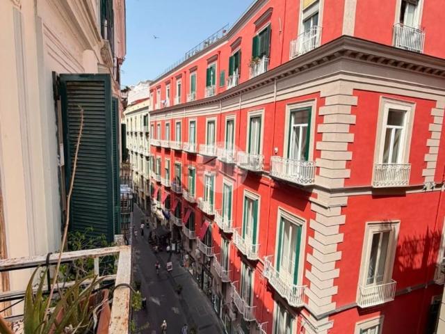 Appartamento in affitto di 70 m² in Via Chiaia
