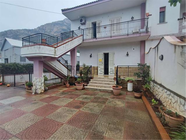Appartamento in affitto di 70 m² in Via delle Industrie, 1
