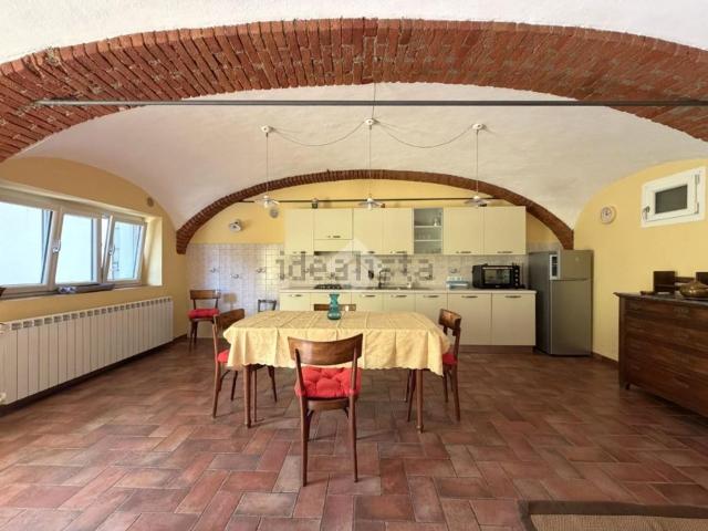 Appartamento in affitto di 70 m² in Via IV Novembre, 21