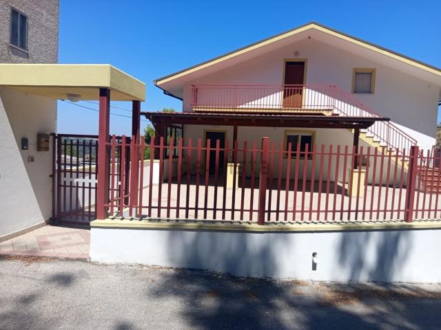Appartamento in affitto di 70 m² in Via PER FRISA