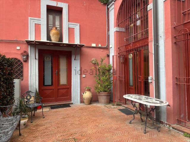 Appartamento in affitto di 70 m² in Via Posillipo