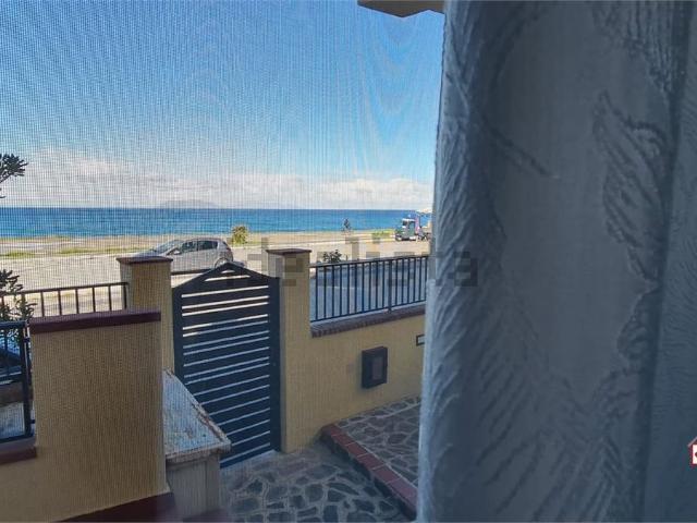 Appartamento in affitto di 70 m² in Via Spiaggia di Ponente, 115