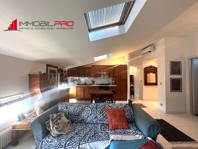 Appartamento in affitto di 71 m² in Via Sant&apos Anastasia