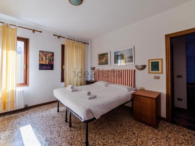 Appartamento in affitto di 72 m² in Calle del Forno, 89
